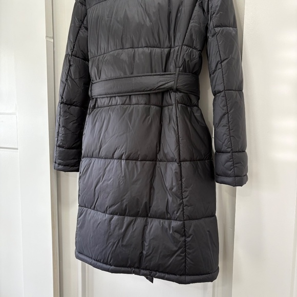 ANN TAYLOR Factory Black Belted Puffer Coat Size Medium - Picture 12 of 12